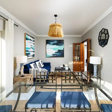 Comfortable 2-Bed Apt Central Algarve Base Apartman Portimão