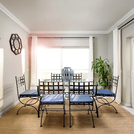 Spacious&bright2bedroom Near Beaches,sleeps 6 Lejlighed Portimão