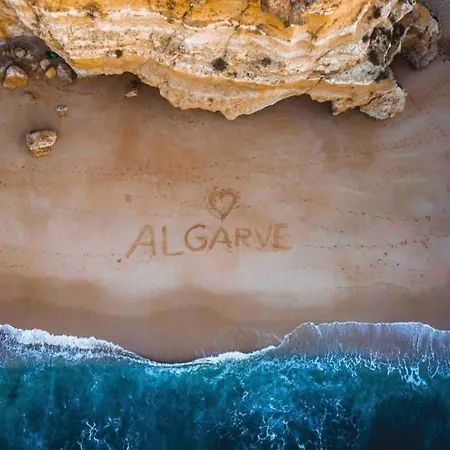 Comfortable 2-Bed Apt Central Algarve Base بورتيماو