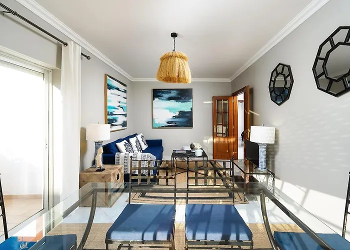 Spacious&bright2bedroom Near Beaches,sleeps 6 アパート ポルティマン