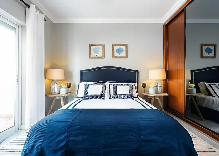 Spacious&bright2bedroom Near Beaches,sleeps 6 アパート