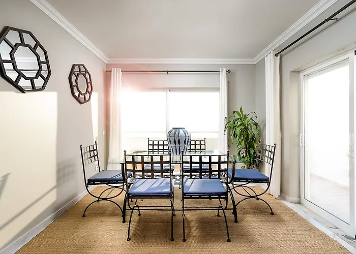 Spacious&bright2bedroom Near Beaches,sleeps 6 アパート ポルティマン