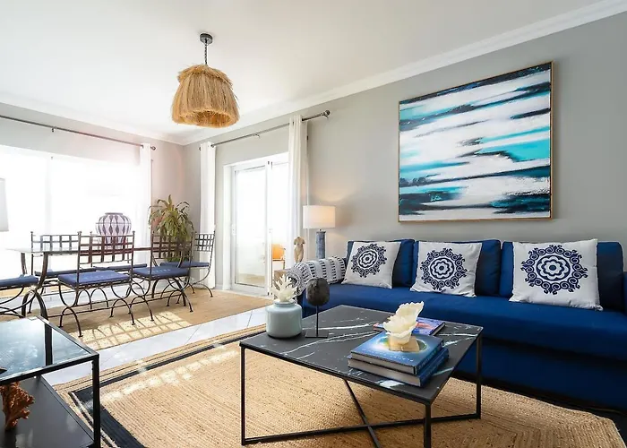 Spacious&bright2bedroom Near Beaches,sleeps 6 アパート